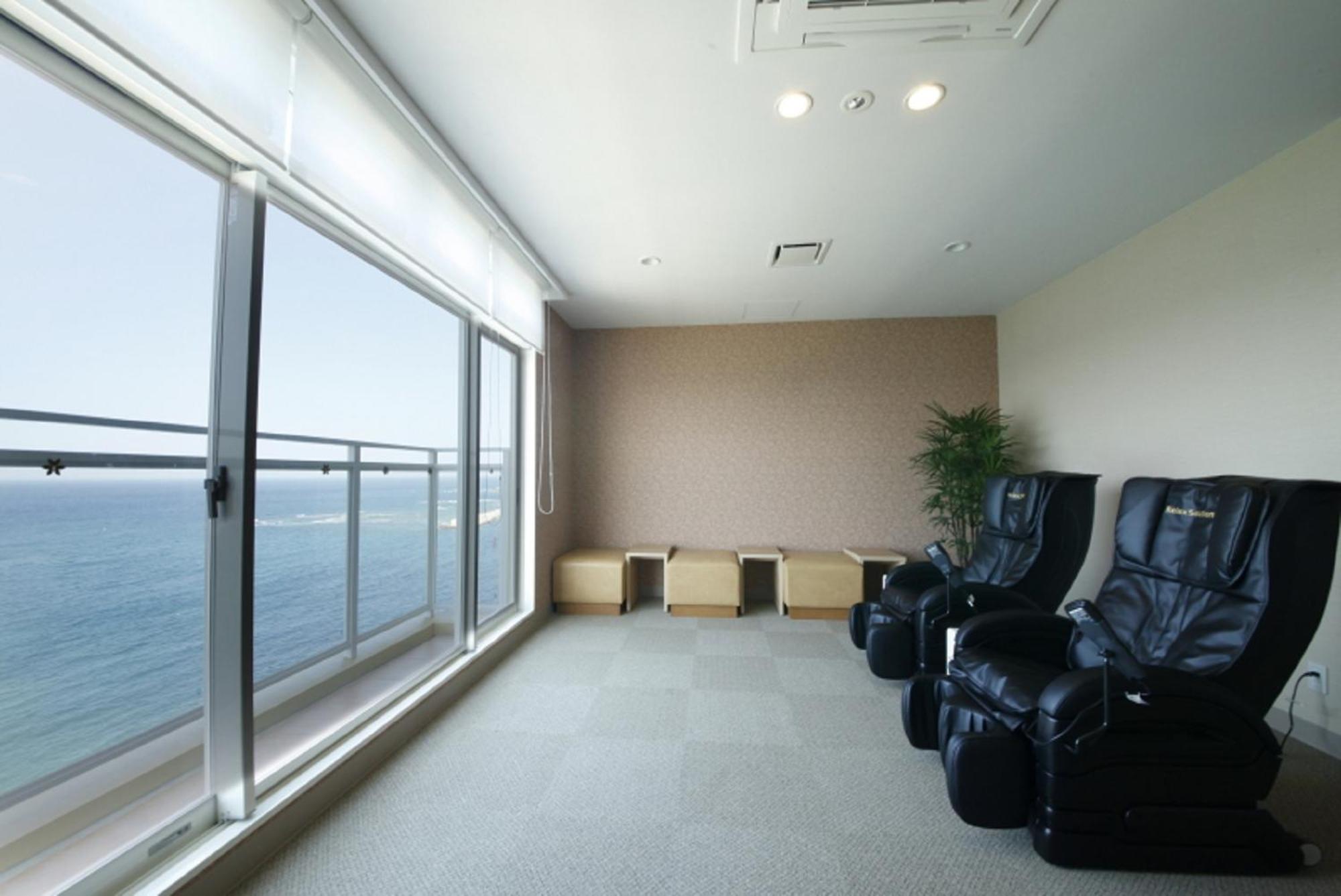 Vessel Hotel Campana Okinawa Тятан Экстерьер фото