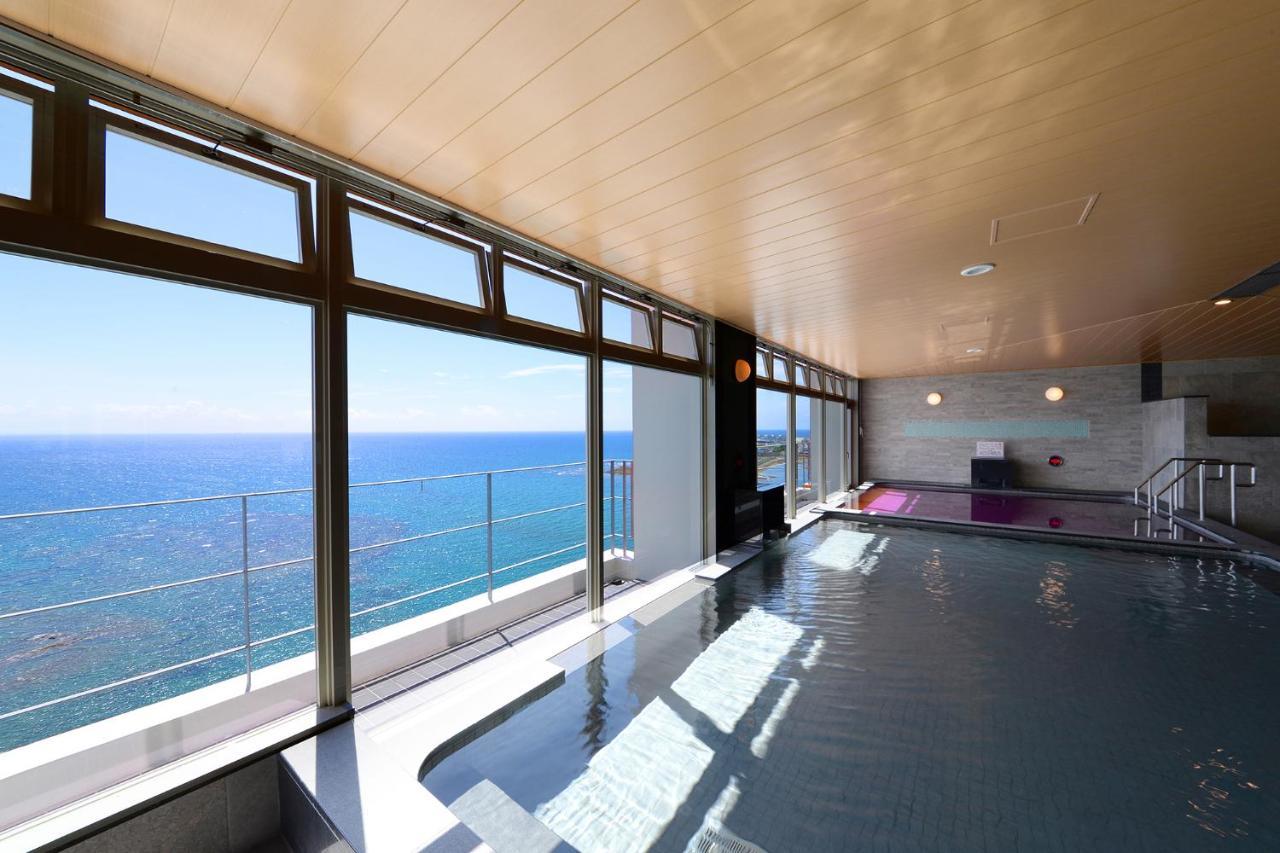 Vessel Hotel Campana Okinawa Тятан Экстерьер фото